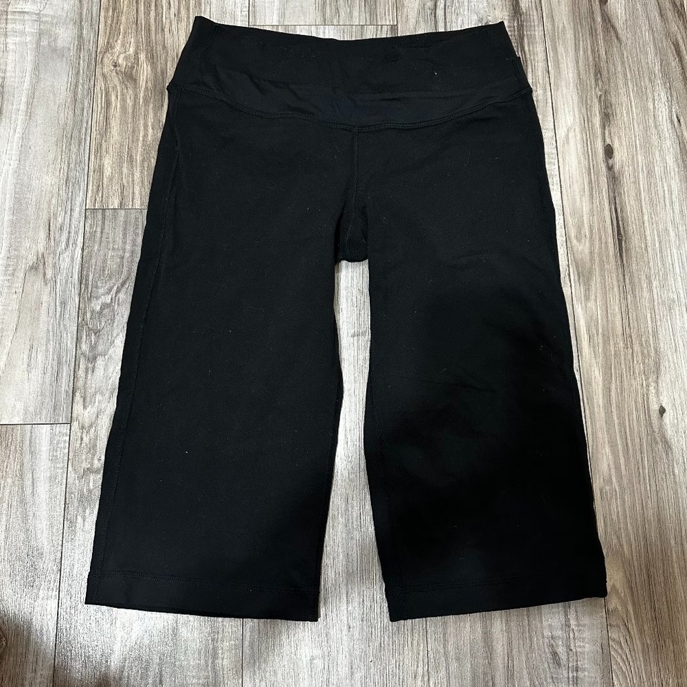 Lululemon Women's Groove Crop Black Size 8